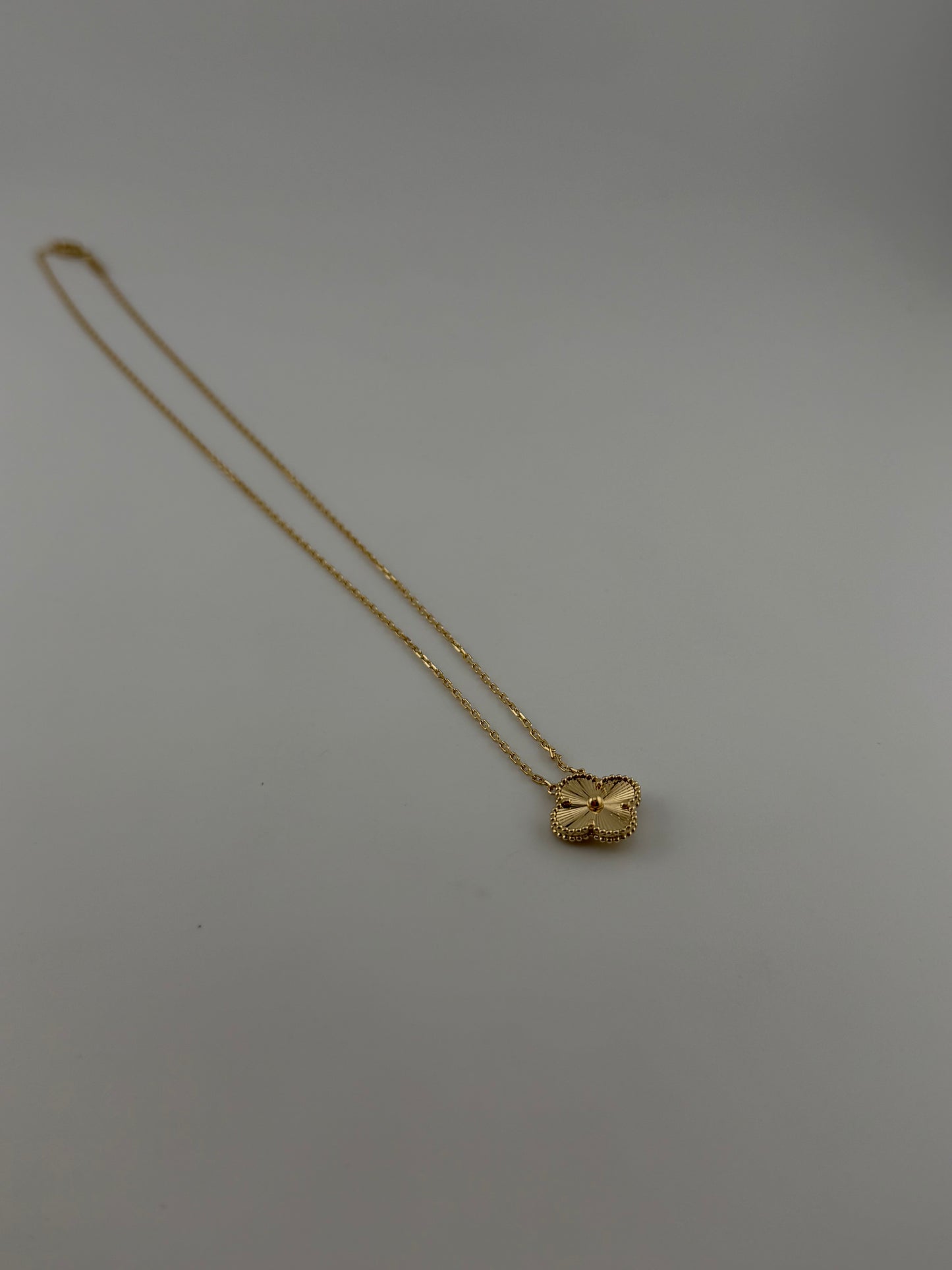 Solid 18k gold clover necklace, 15mm pendant