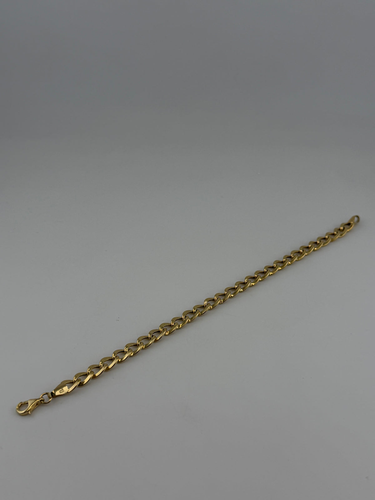 The Aurelio Curb Bracelet
18K Solid Gold | 6mm - Image 2