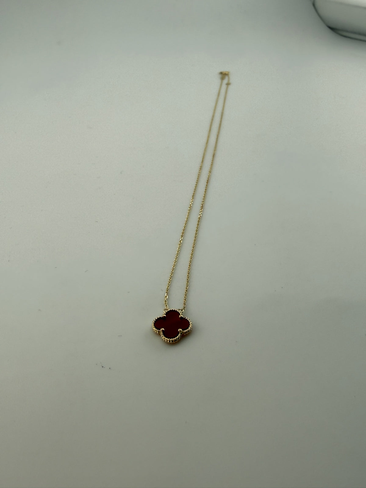 Small clover necklace solid 18k gold with premium vinyl stone (red) - Image 1