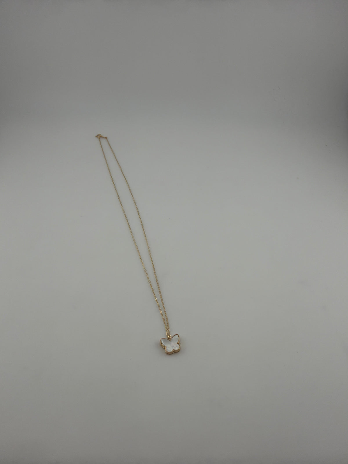 White butterfly premium vinyl solid 18k gold necklace - Image 2