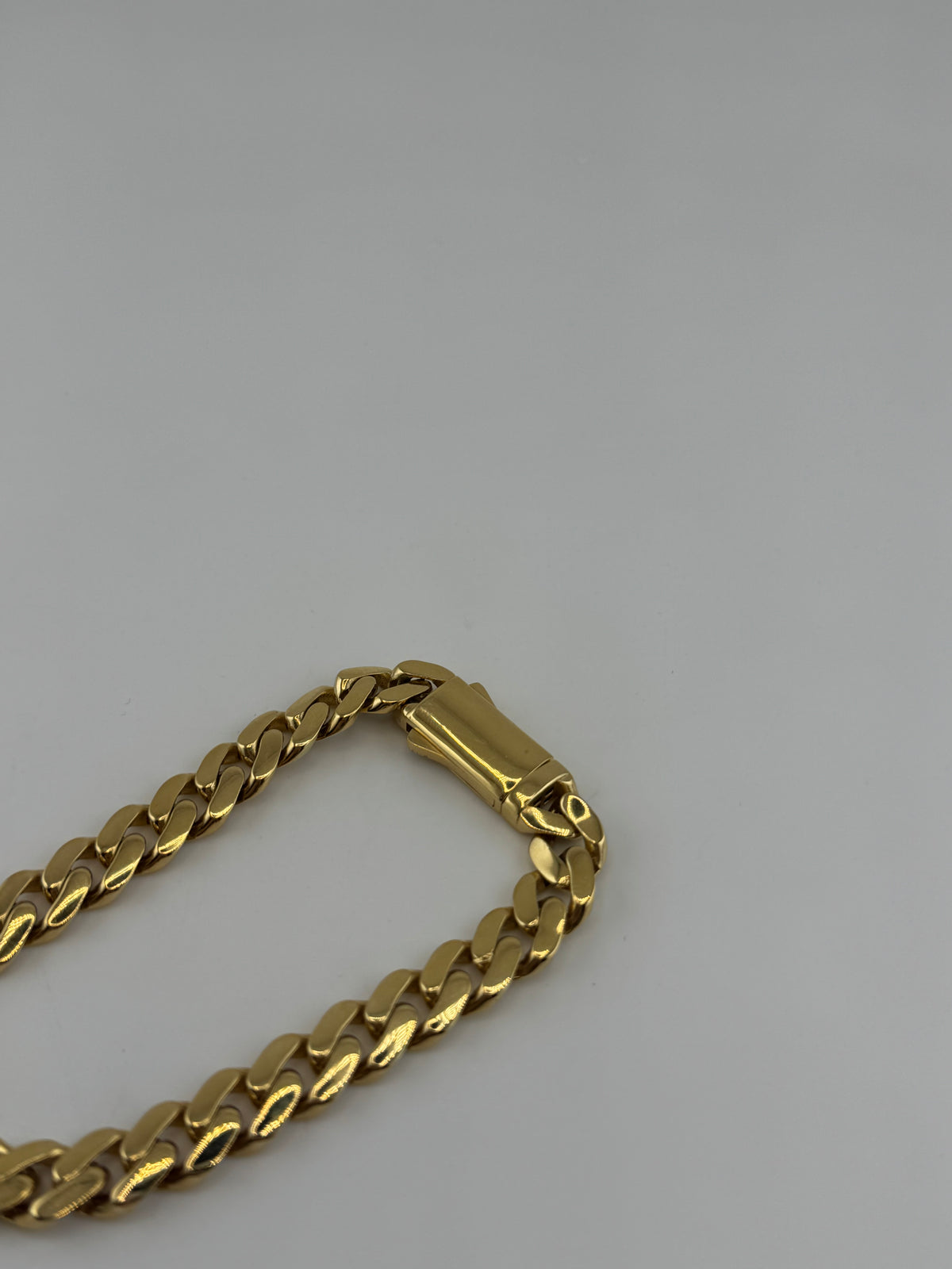 18K Solid Gold Royal Cuban Link Bracelet – 9mm - Image 3