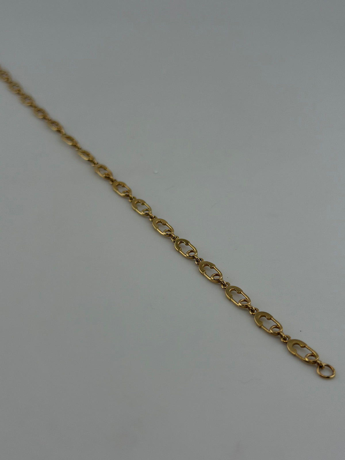 The Aurelia Clip Link Bracelet – 18K Solid Gold - Image 1