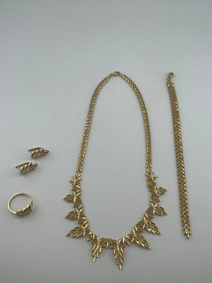 18K Solid Gold Laurel Floral Set
