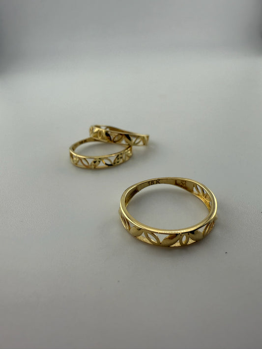 Dainty ring solid 18k gold