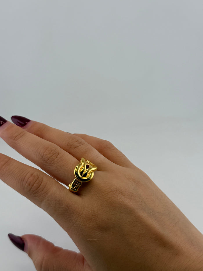 The Eternal Knot Ring — 18K Solid Gold