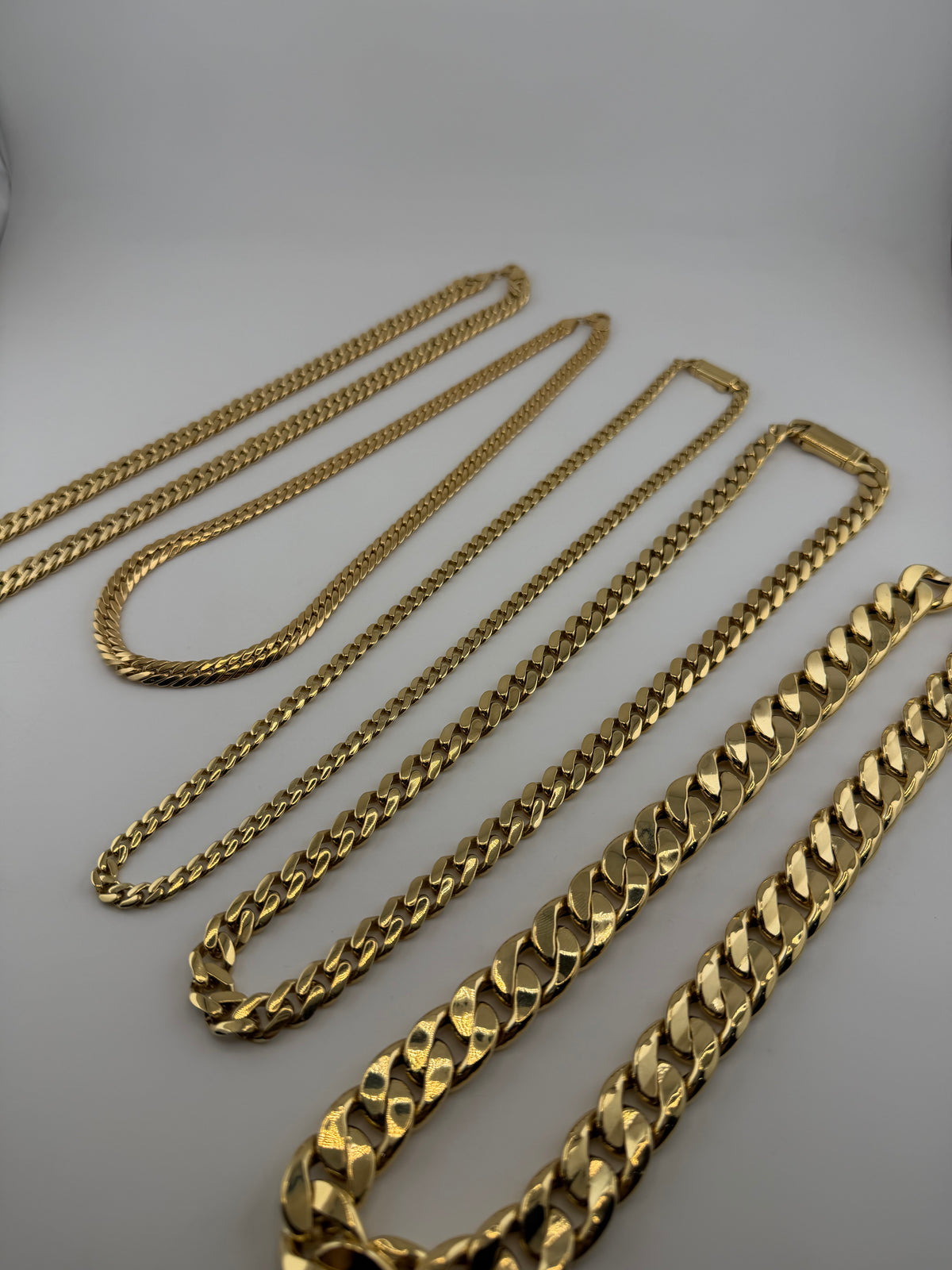 18K Solid Gold Cuban Link Chain - Image 1
