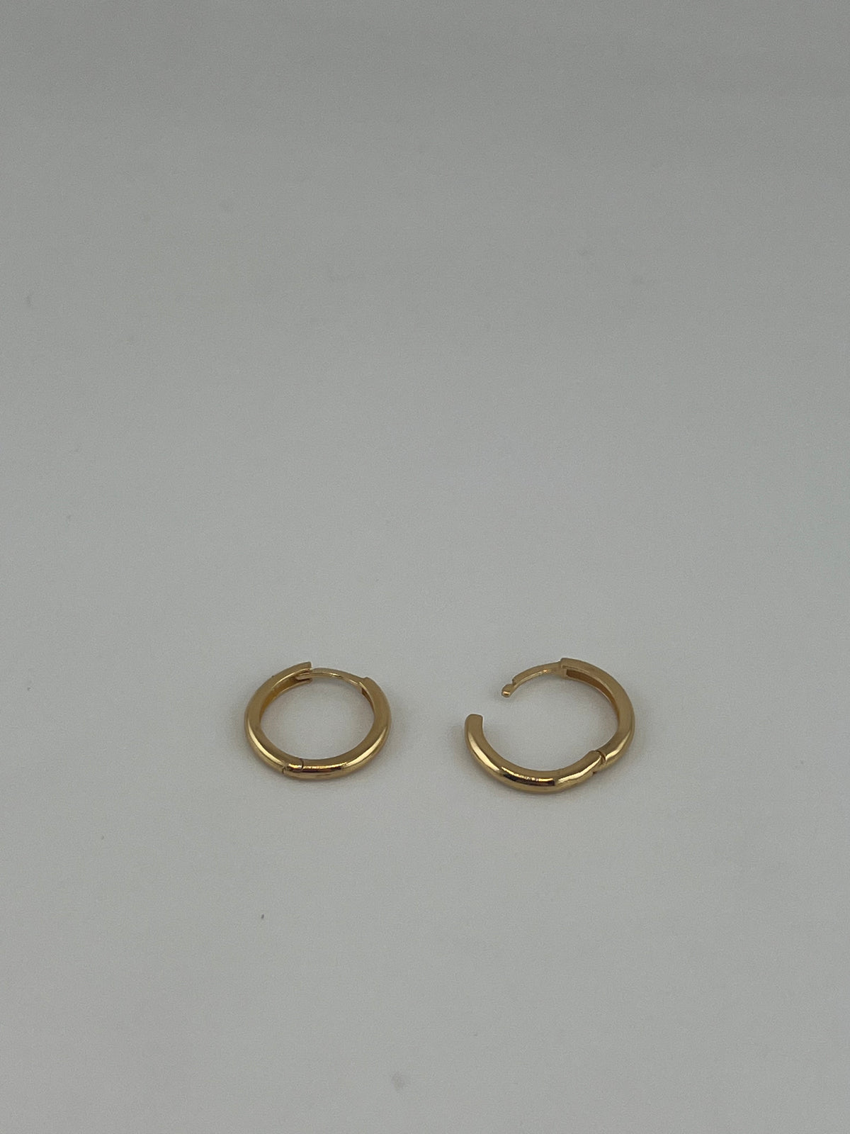 18K Solid Gold Essential Polished Huggie Hoops - Image 1