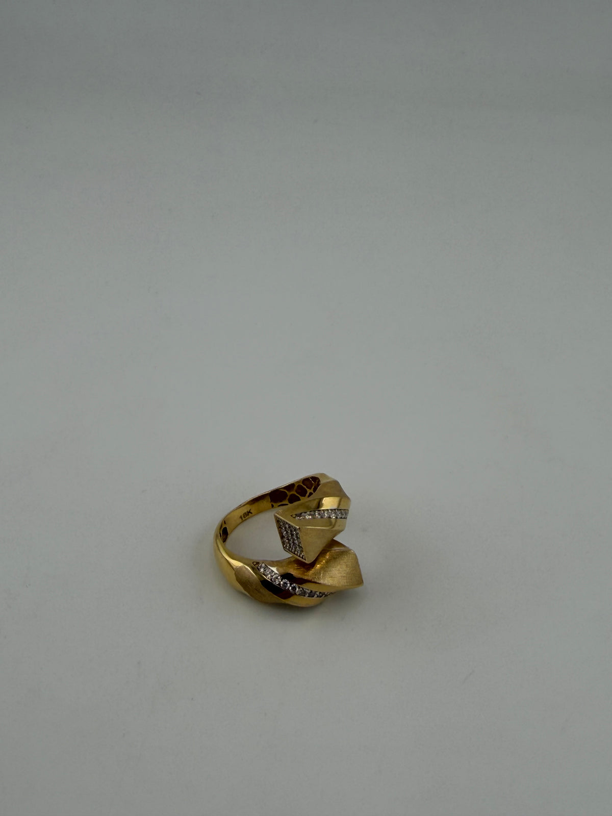 The Royal Twist – 18K Solid Gold Ring - Image 3