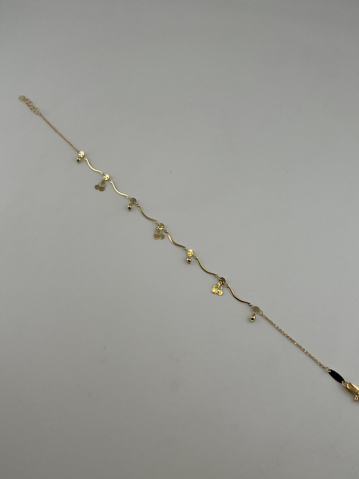 18K Solid Gold Wavy Charm Anklet - Image 3