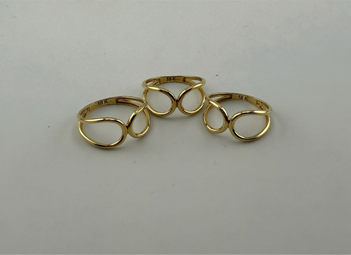 Dainty ring solid 18k gold