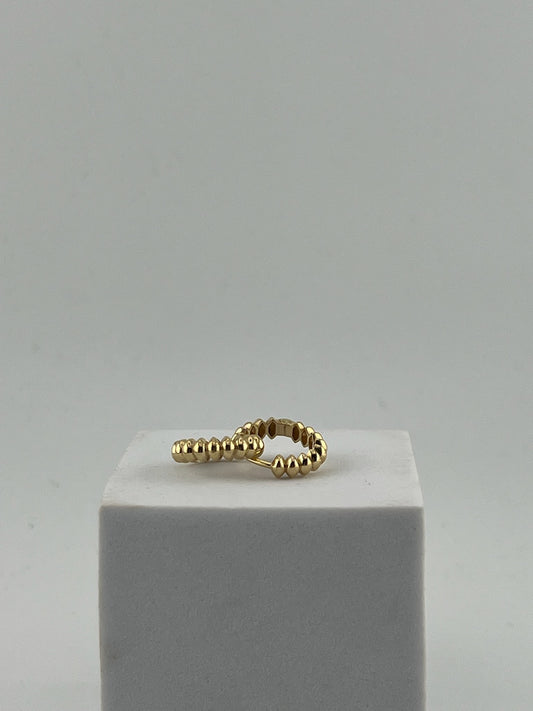 Curved hoop earrings