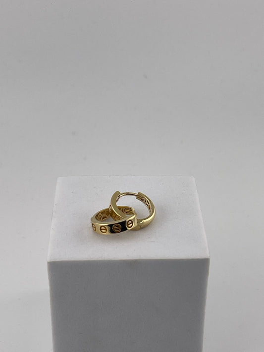 Earrings screw markings