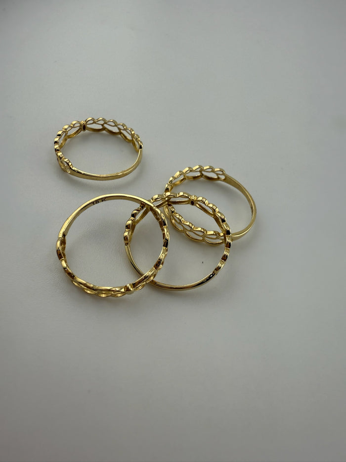 Dainty ring solid 18k gold