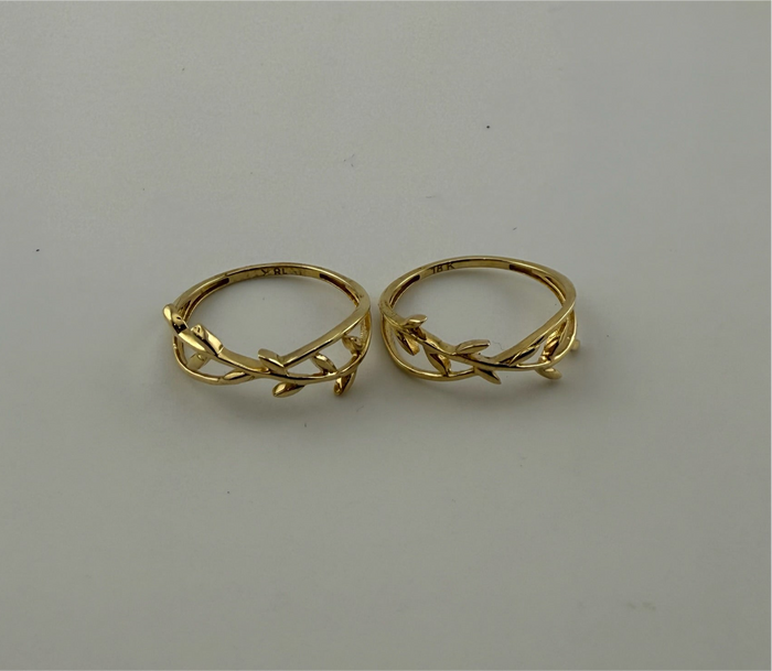 Dainty ring leaf solid 18k gold