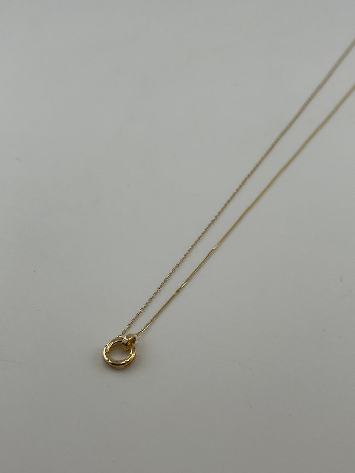 The Solé Circle Necklace