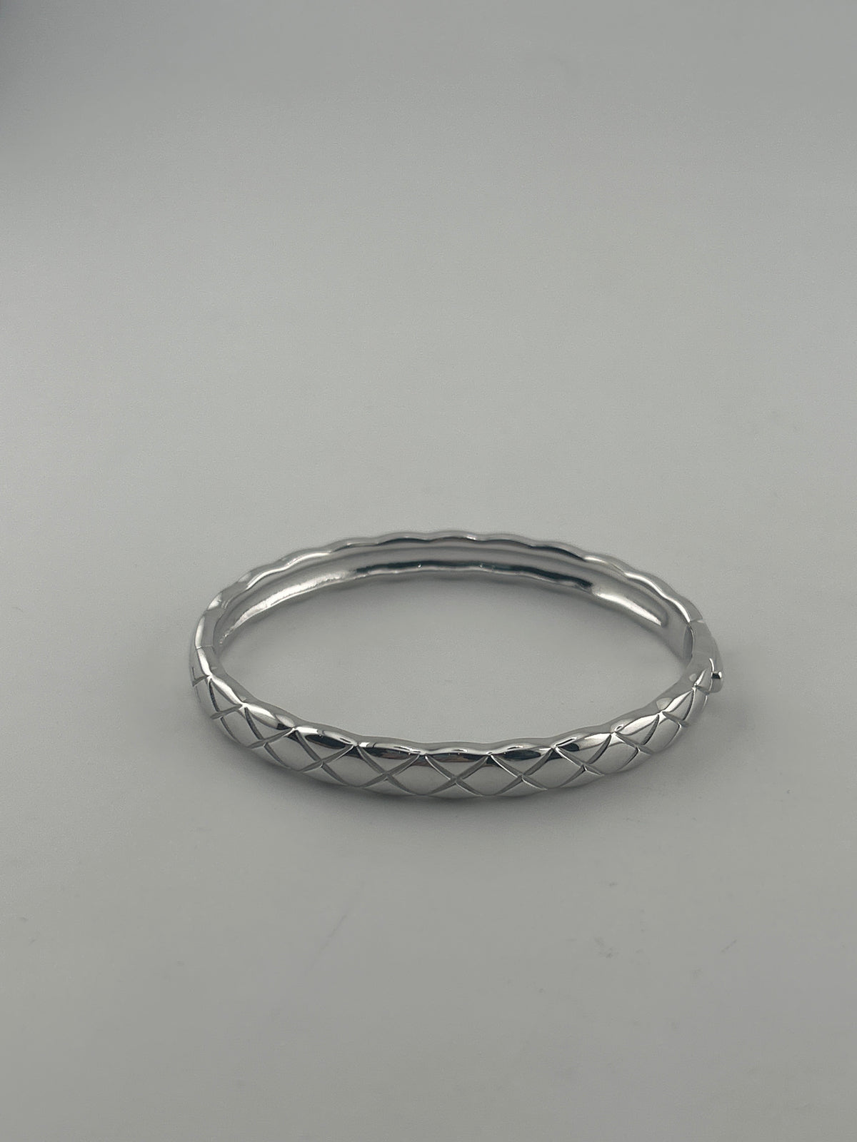 925 sterling Silver Diamond-Cut Crisscross Engraved Bangle - Image 2