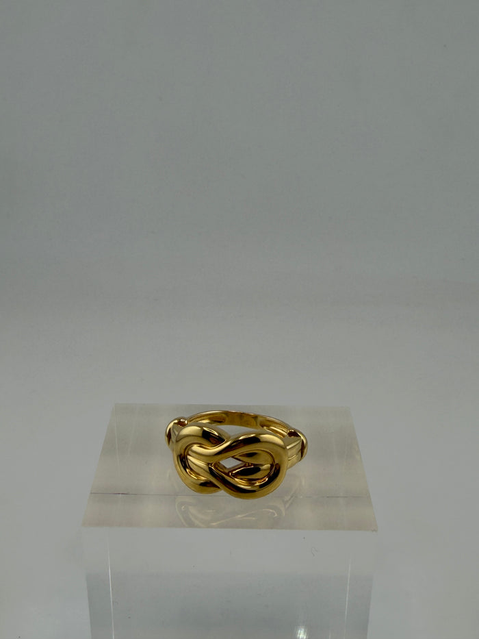 The Eternal Knot Ring — 18K Solid Gold