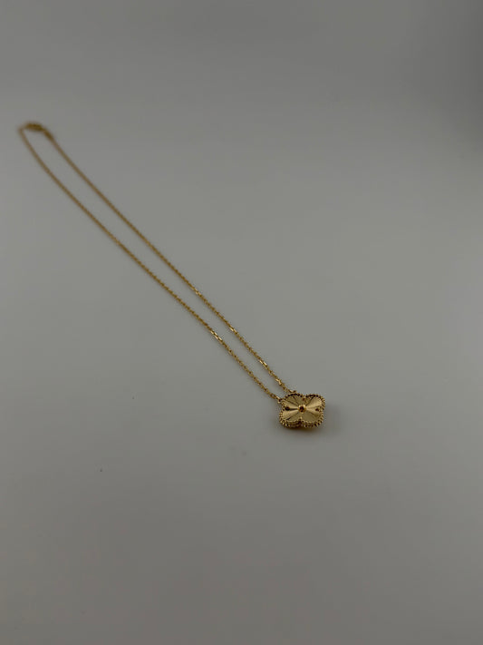 Solid 18k gold clover necklace, 15mm pendant