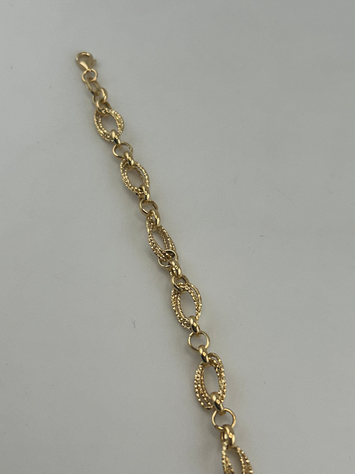18K Solid Gold Textured Oval Open-Link Bracelet - Image 2