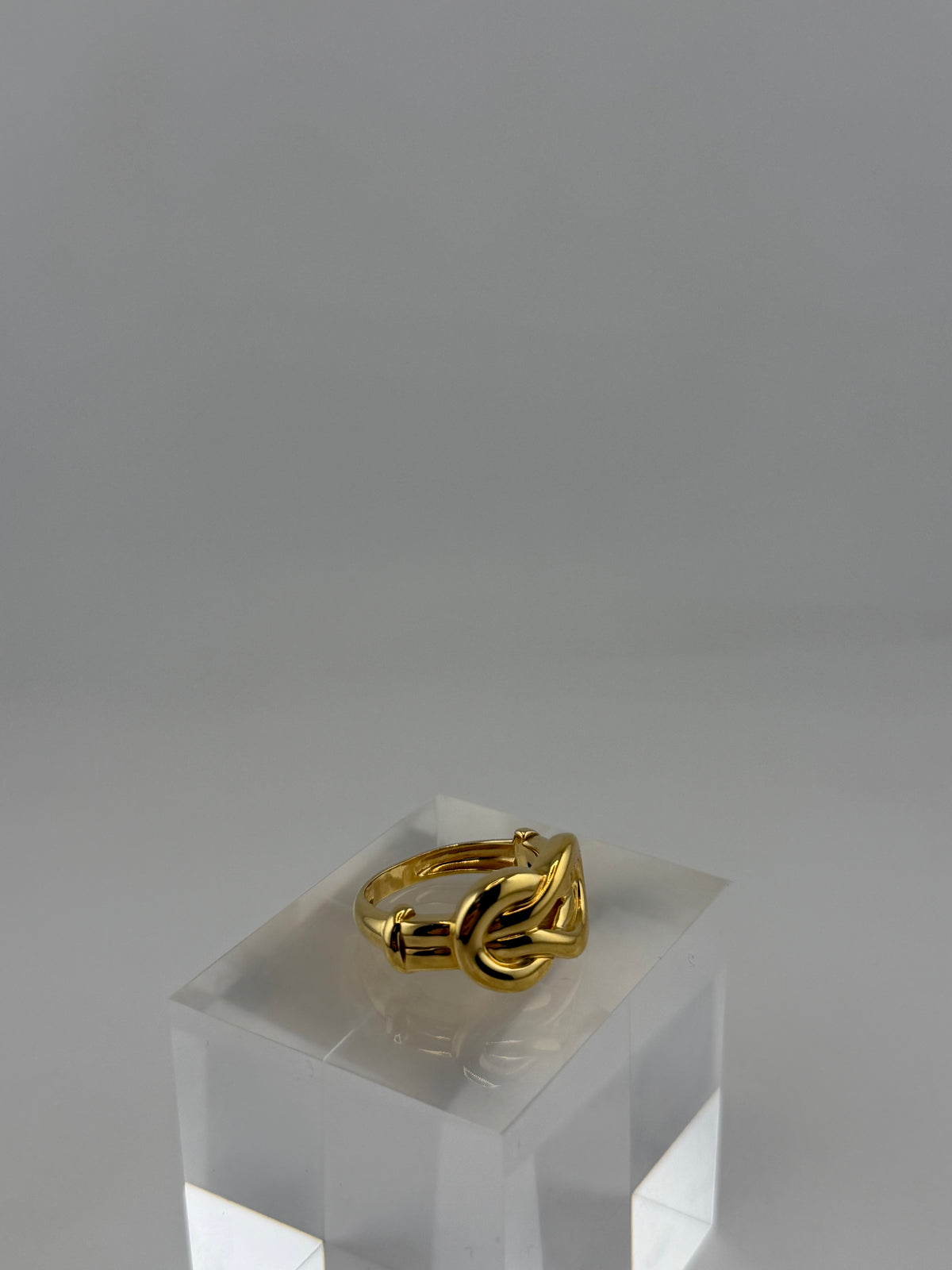 The Eternal Knot Ring — 18K Solid Gold - Image 4