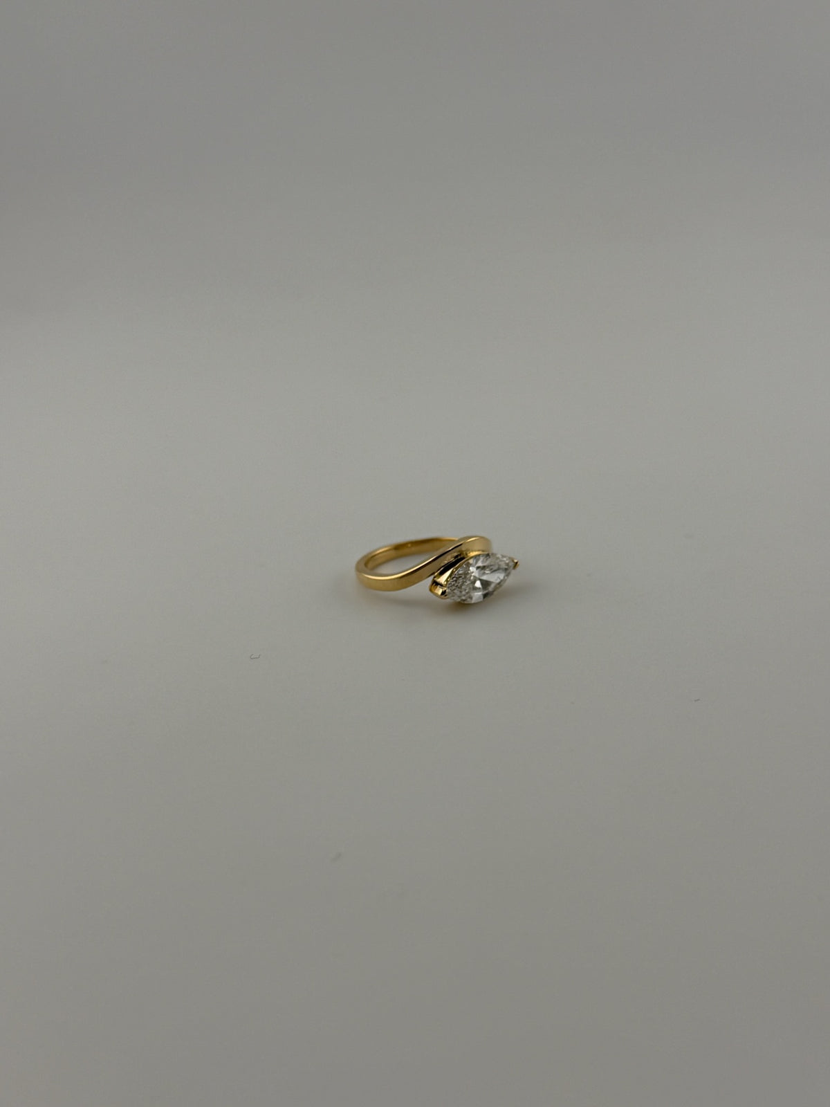 1 carat marquise east west lab diamond ring - Image 3