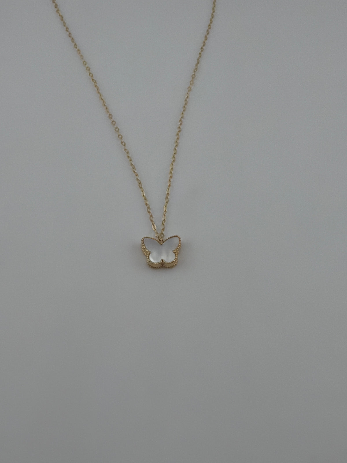 White butterfly premium vinyl solid 18k gold necklace - Image 1