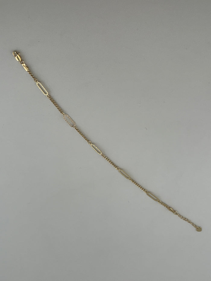 18K Solid Gold Elongated Textured Paperclip Station Bracelet