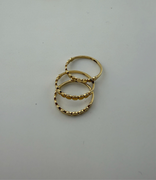 Dainty ring round solid 18k gold