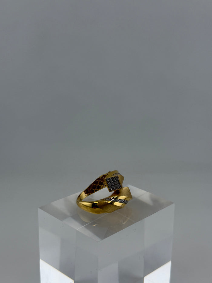 The Royal Twist – 18K Solid Gold Ring