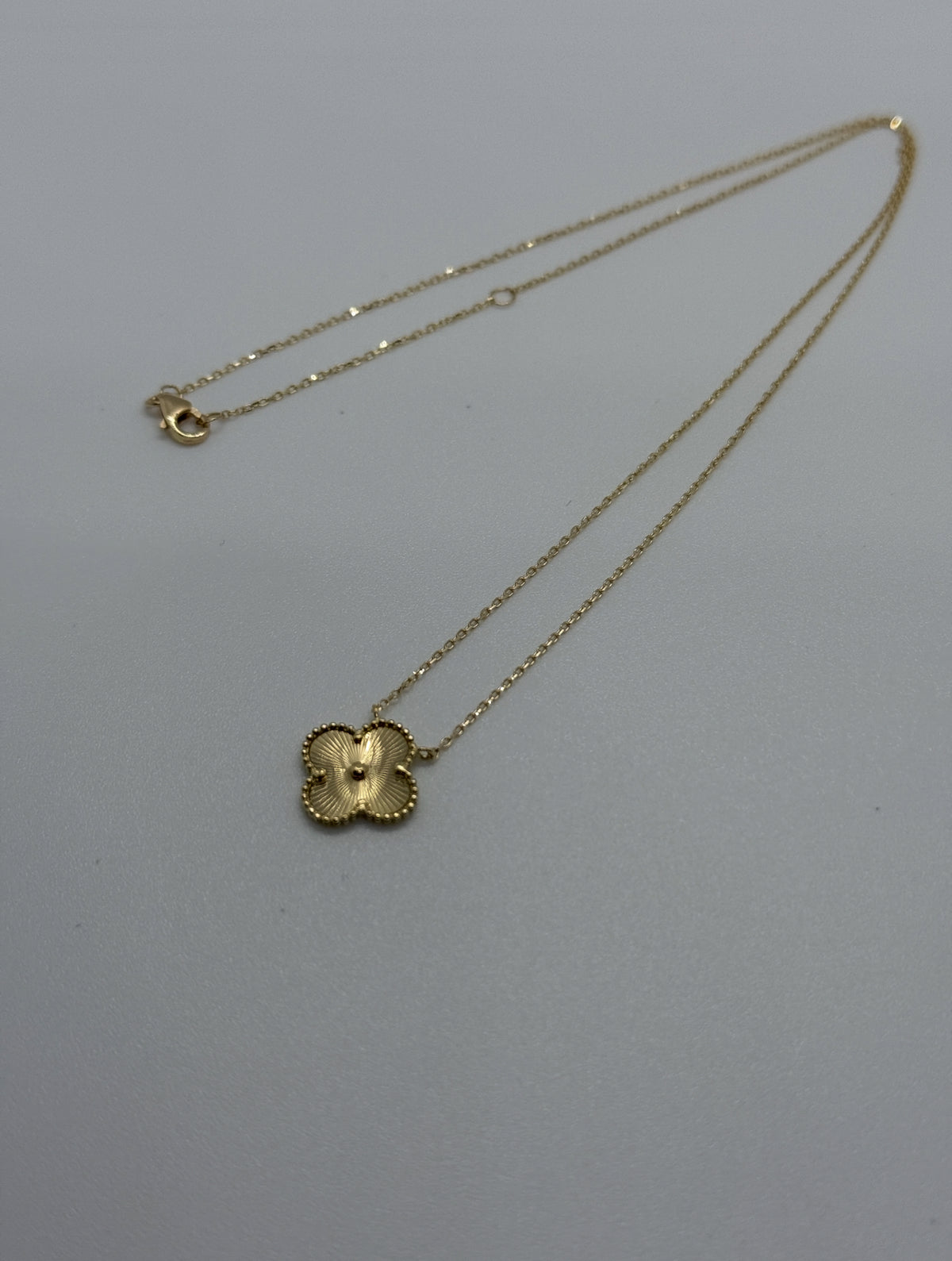 Solid 18k gold clover necklace, 12mm pendant - Image 1