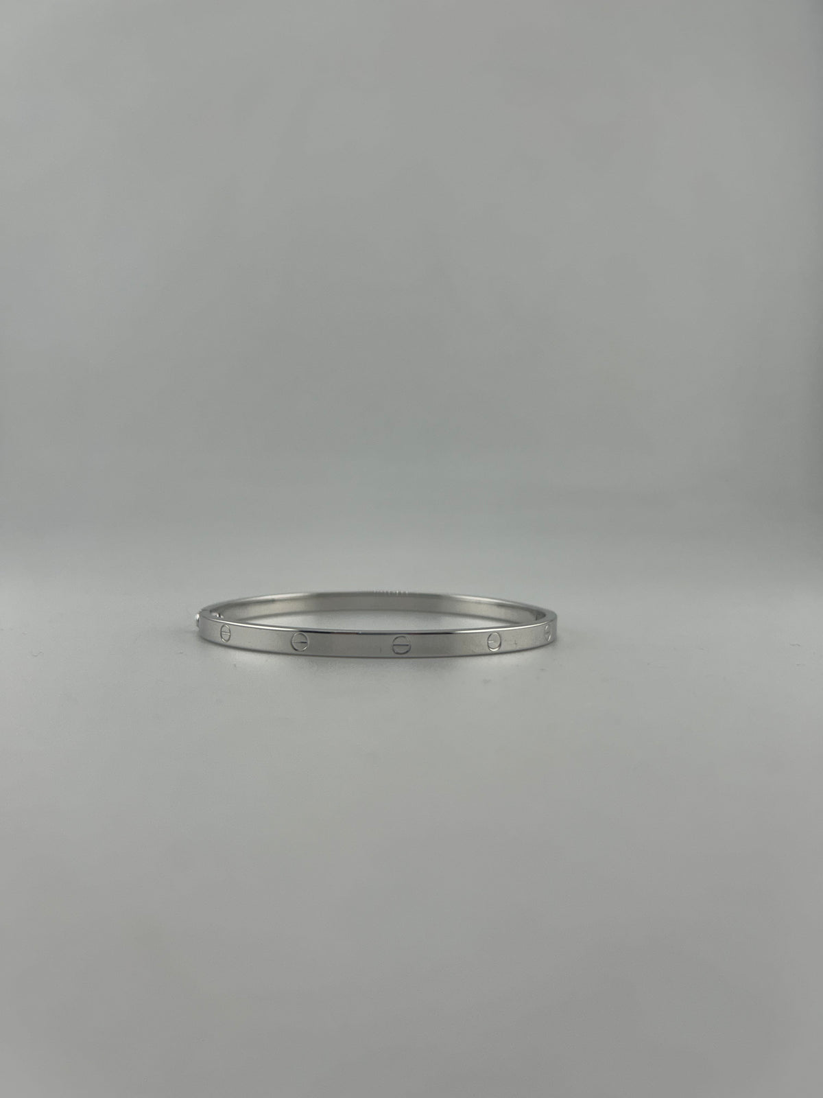 Thin hollow bangle, 18k white gold, opens with screw - Image 2
