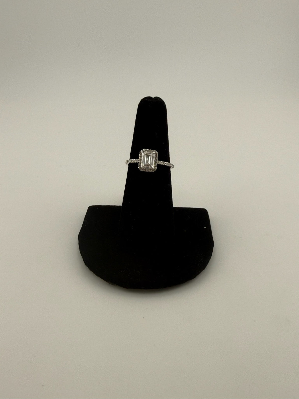 Emerald Semi Mount Ring GWG - Image 1