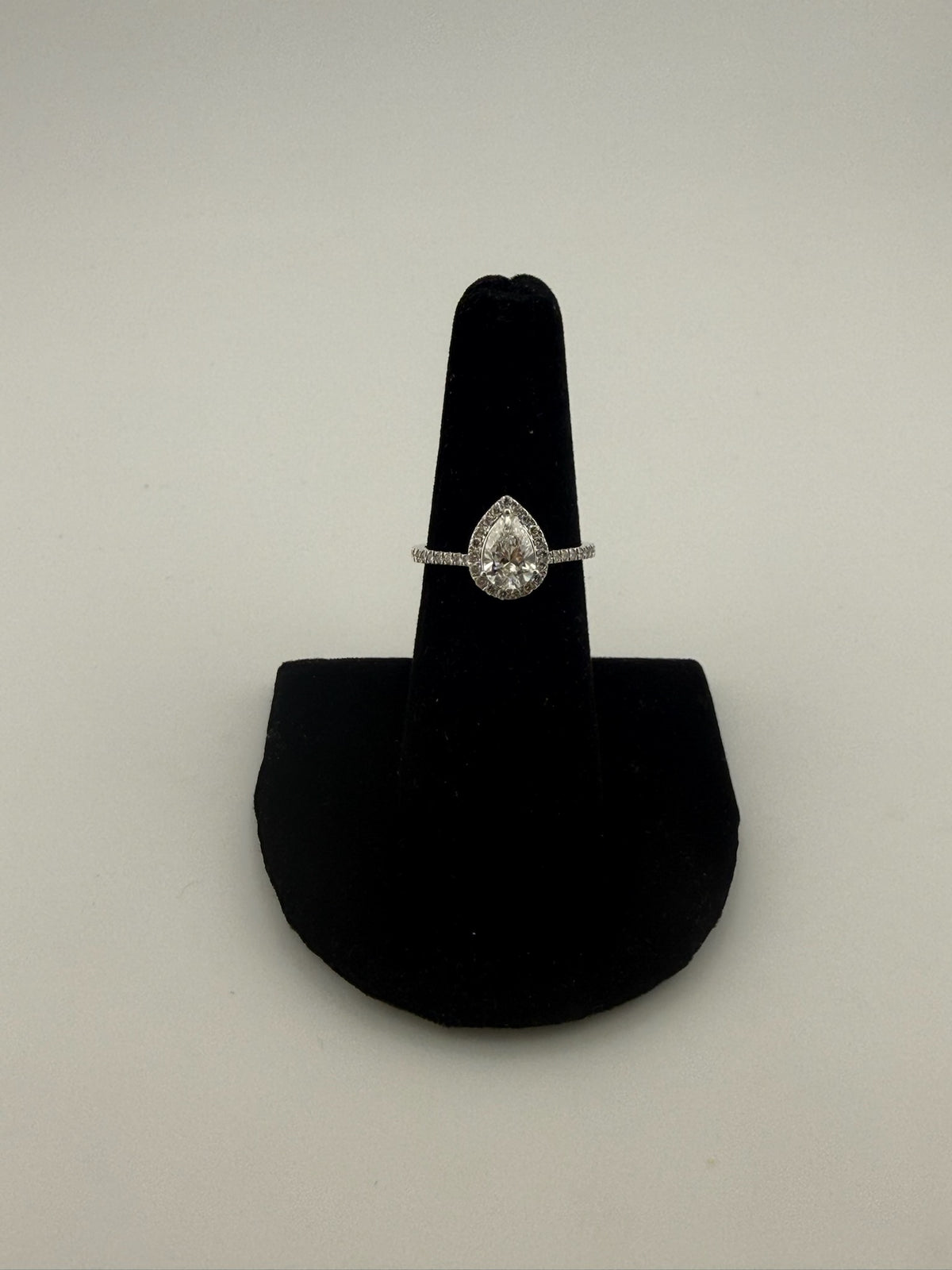 14K White Gold Bear-Shaped Ring - Image 1