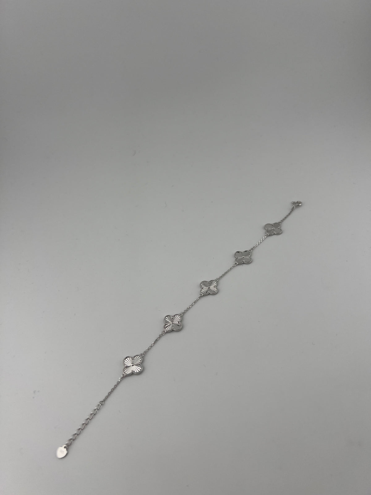 Silver 5 clover bracelet - Image 2
