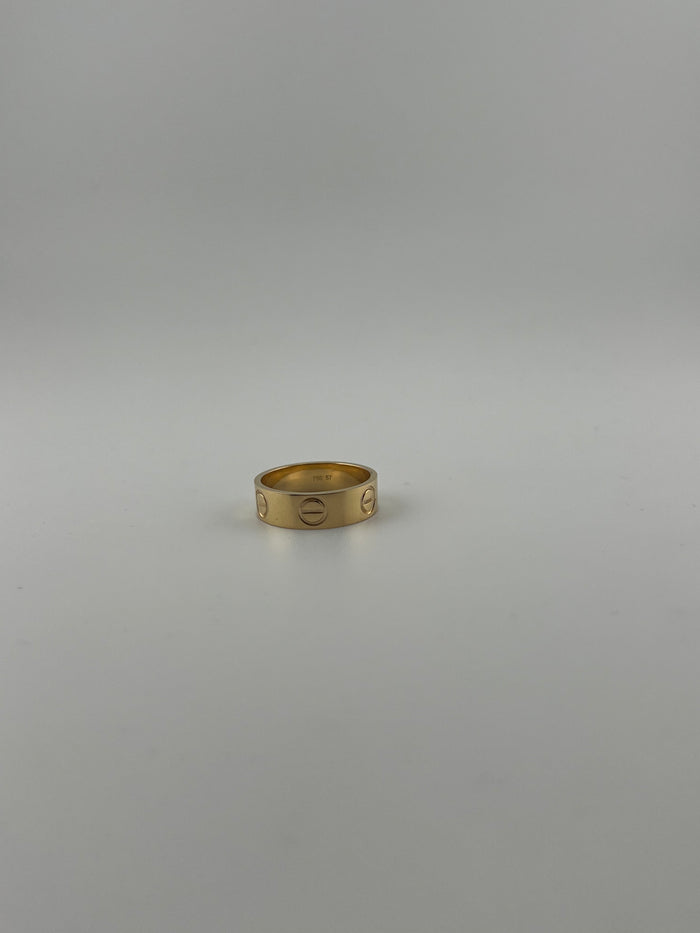 Regular width ring with screw markings, semi solid 18k gold