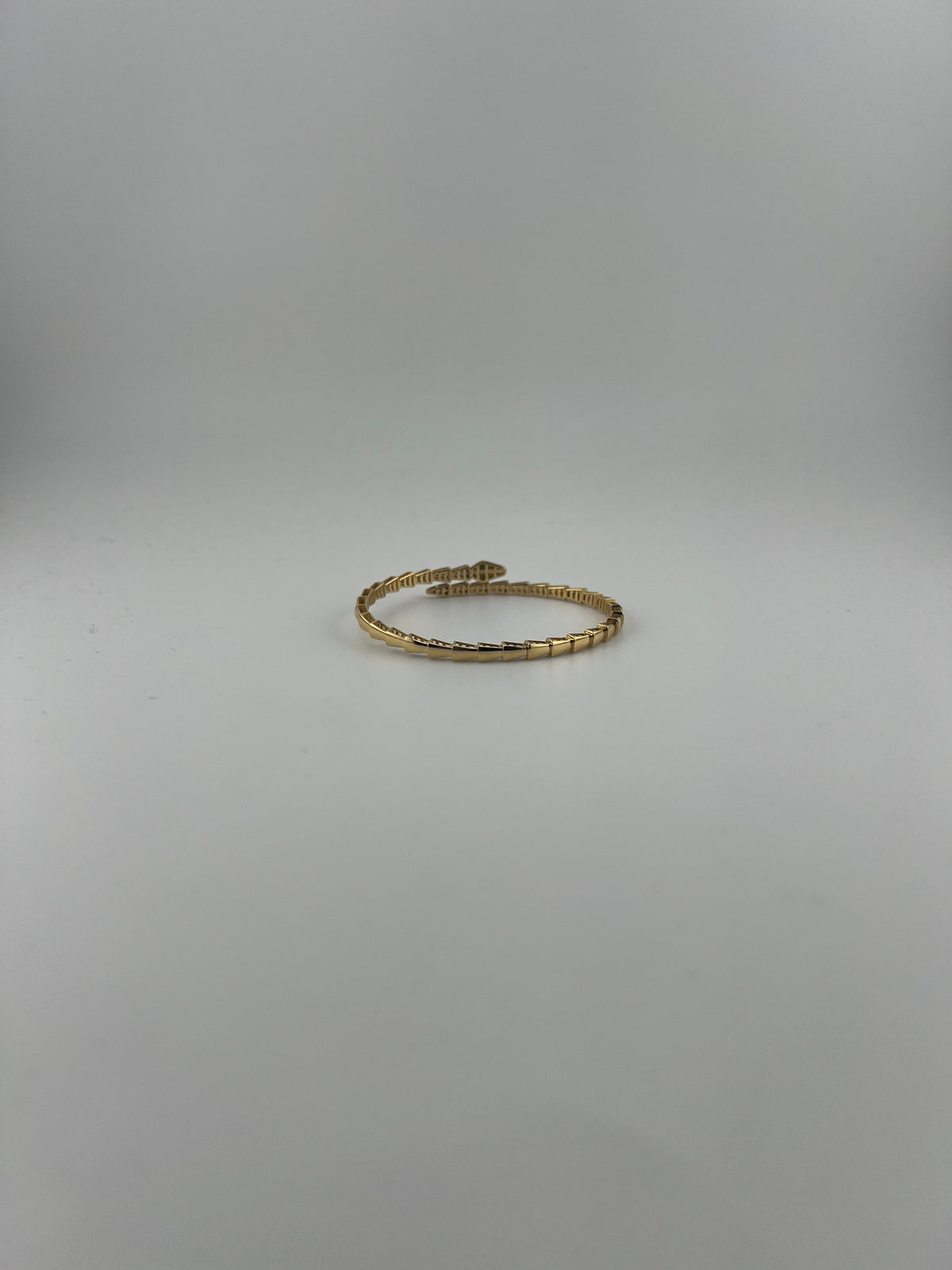 Thin 18k gold Snake bangle - Image 2
