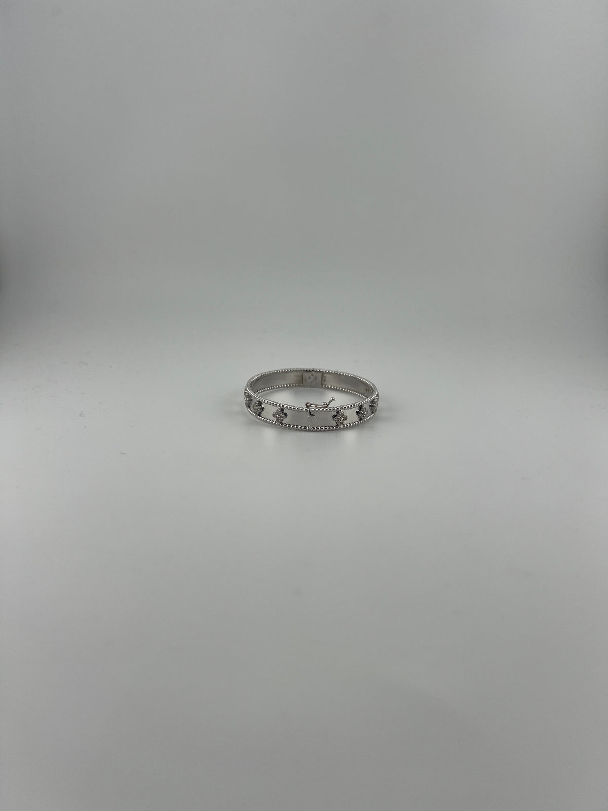 Solid White gold 18k clover bangle with CZ stones - Image 2