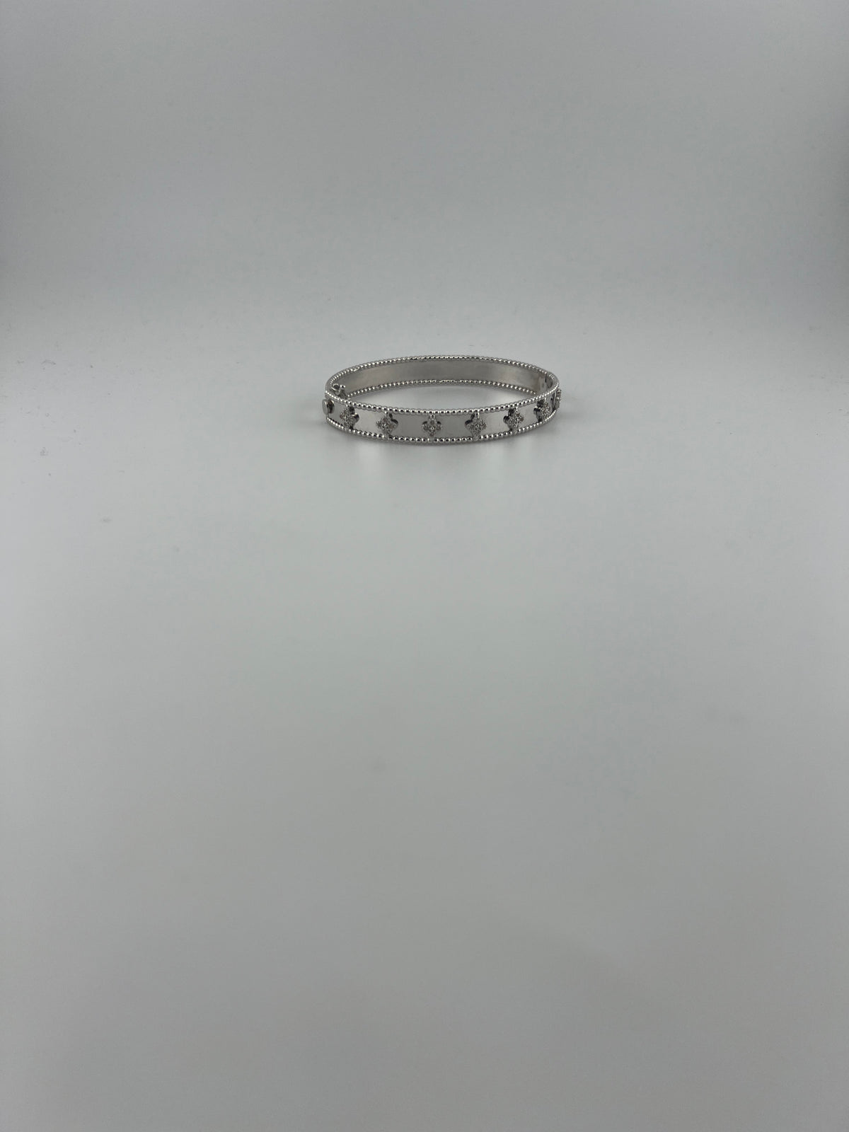 Solid White gold 18k clover bangle with CZ stones - Image 4