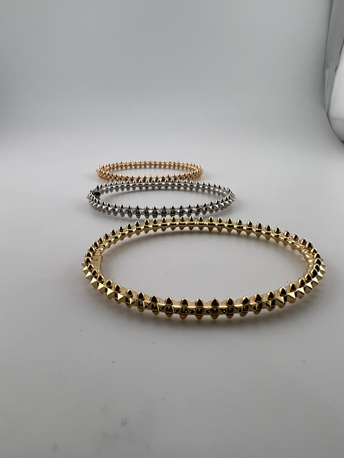 Bangle with spikes