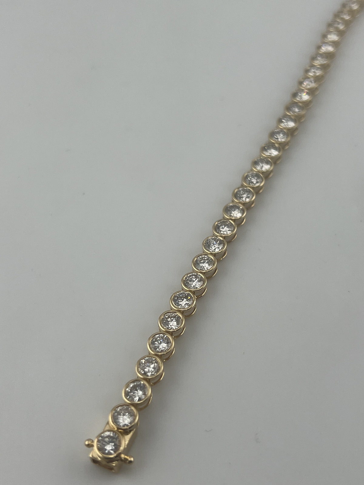 8 Carat Round Bezel Tennis Bracelet, 14K Yellow Gold, Lab Diamond - Image 3