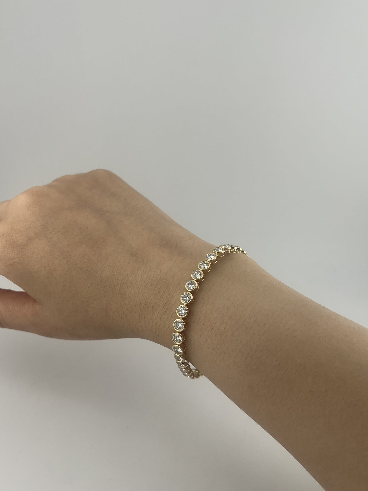 8 Carat Round Bezel Tennis Bracelet, 14K Yellow Gold, Lab Diamond - Image 5