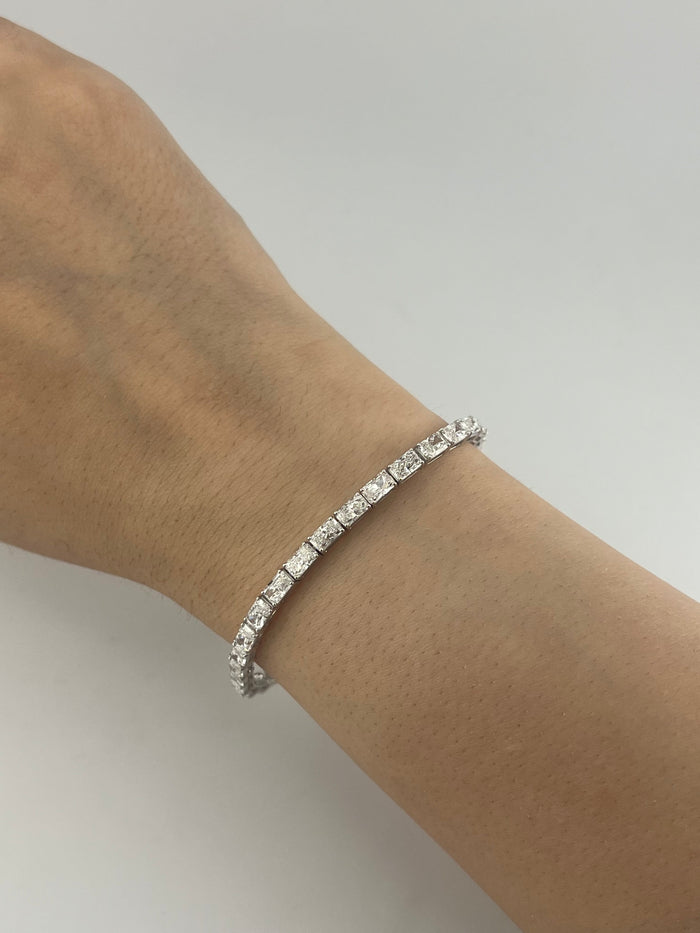 9.5 Carat Radiant Cut Tennis Bracelet, 14K White Gold, Lab Diamond